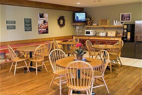 Travelodge Suites Moncton 004